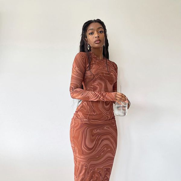 women's fashion autumn and winter 2021 new printed round neck long sleeve slim middle dress, Black;gray
women's fashion autumn and winter 2021 new printed round neck long sleeve slim middle dress, Black;gray