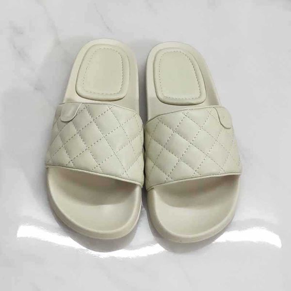 2022 fashion ladies designer slippers classic thick sole fabric rhombus summer beach sandals men's non-slip wear-resistant, Black
2022 fashion ladies designer slippers classic thick sole fabric rhombus summer beach sandals men's non-slip wear-resistant, Black