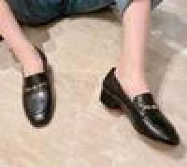 new designer womens shoes genuine leather loafers with horsenbit women slip on flats many styles size eur3541, Black;white
new designer womens shoes genuine leather loafers with horsenbit women slip on flats many styles size eur3541, Black;white