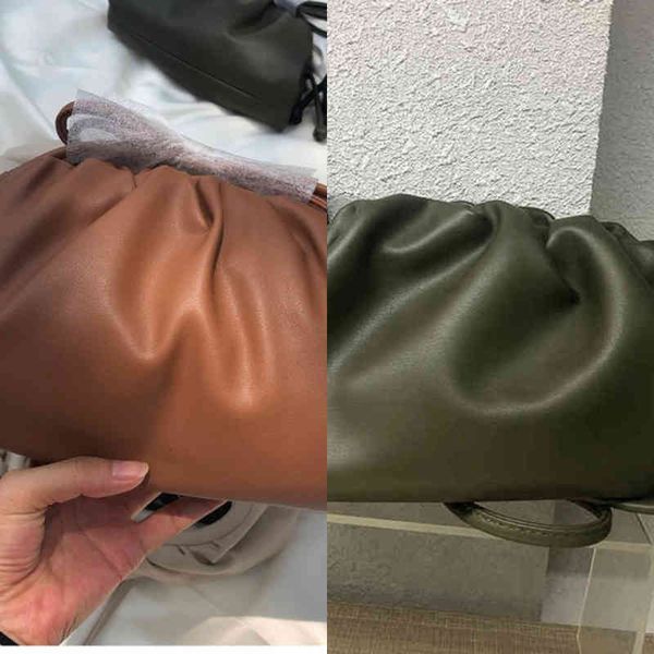 evening bags crossbody bbottegasss designer handbags venetasss cloud wrinkled bag 's leather soft skin dumpling mini messenger banque
evening bags crossbody bbottegasss designer handbags venetasss cloud wrinkled bag 's leather soft skin dumpling mini messenger banque
