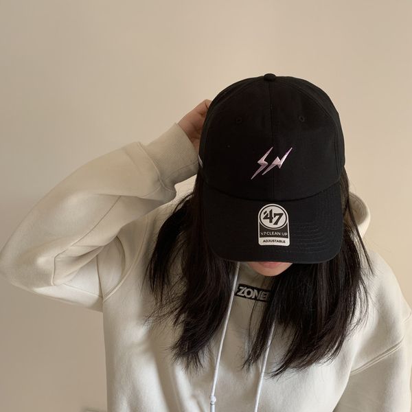 classic men/women couples casual ins style embroidered hat four seasons soft adjustable peaked cap fashion all-match accessories, Blue;gray
classic men/women couples casual ins style embroidered hat four seasons soft adjustable peaked cap fashion all-match accessories, Blue;gray