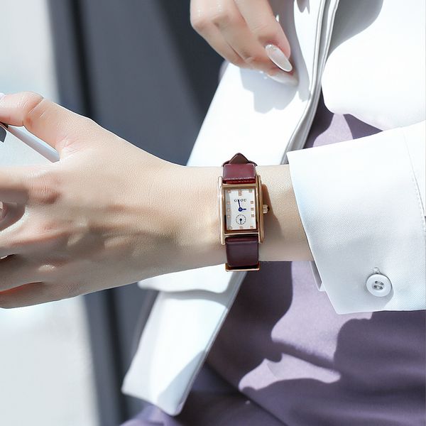 2022 new guou square watch simple square shell face women's belt women's atmosphere fashion retro gift, Slivery;brown
2022 new guou square watch simple square shell face women's belt women's atmosphere fashion retro gift, Slivery;brown