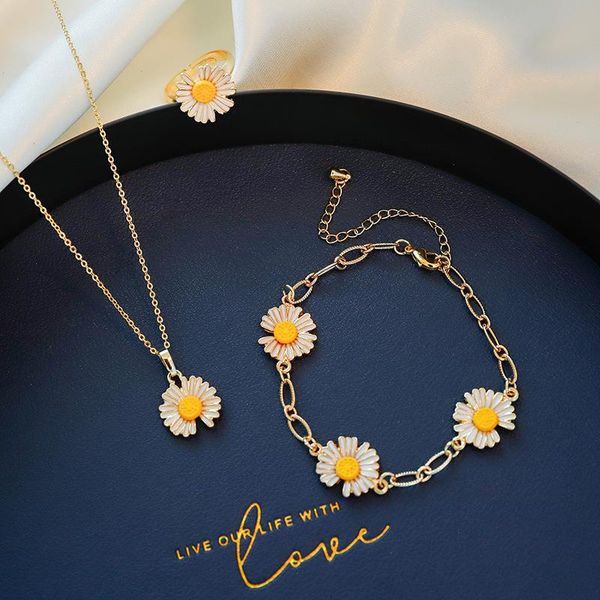 fashion sweet white strand daisy bracelets necklace personality pearl metal minimalist chrysanthemum bracelet for women jewelry, Black
fashion sweet white strand daisy bracelets necklace personality pearl metal minimalist chrysanthemum bracelet for women jewelry, Black
