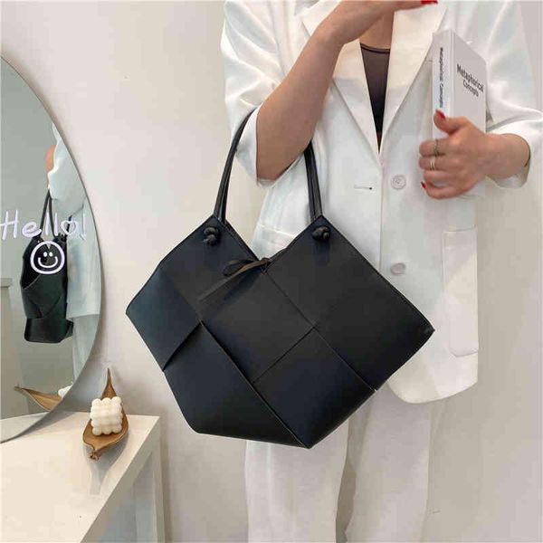 bags evening classic etas personalized capacity bottegas wholesale creative fashion one shoulder handbag large lattice b woven crossbody bag
bags evening classic etas personalized capacity bottegas wholesale creative fashion one shoulder handbag large lattice b woven crossbody bag