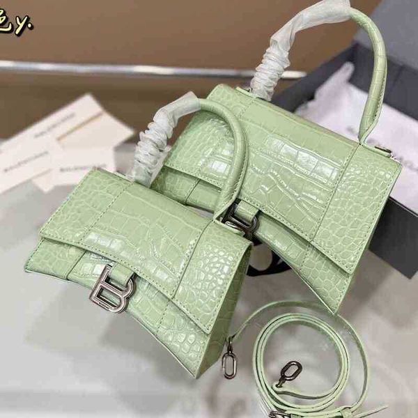 balencaigass hourglass handbags 2022 new fashion hand-held cross messenger women's versatile star with large capacity zly
balencaigass hourglass handbags 2022 new fashion hand-held cross messenger women's versatile star with large capacity zly