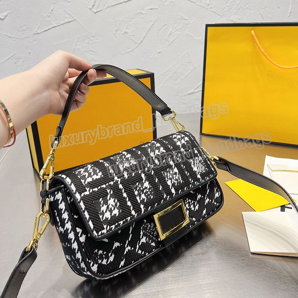 designer bags luxury handbags women shoulder bag fashion letter baguette underarm bags brand messenger crossbody purses
designer bags luxury handbags women shoulder bag fashion letter baguette underarm bags brand messenger crossbody purses