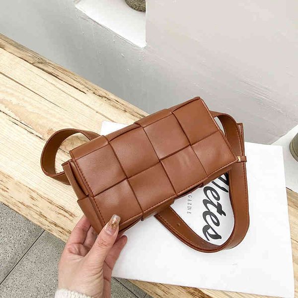 evening bags classic handbags venetassssss designer bbottegasss woven bag women's fashion pillow ins chest messenger chain armpit summe
evening bags classic handbags venetassssss designer bbottegasss woven bag women's fashion pillow ins chest messenger chain armpit summe