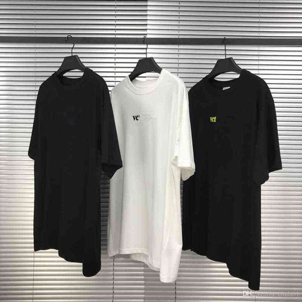 mens t shirts 2020 letter patch tee oversize short sleeve loose casual shirts homme, White;black
mens t shirts 2020 letter patch tee oversize short sleeve loose casual shirts homme, White;black