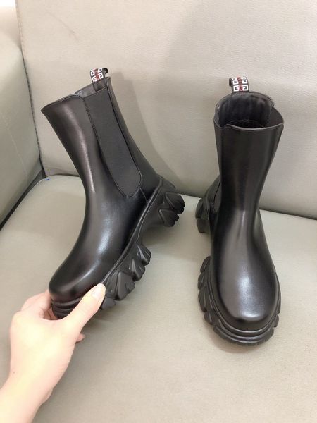 women short boot brand designer squared chelsea ankle boots black calf leather 6cm platform outdoor runner shoes 35-41 with box
women short boot brand designer squared chelsea ankle boots black calf leather 6cm platform outdoor runner shoes 35-41 with box
