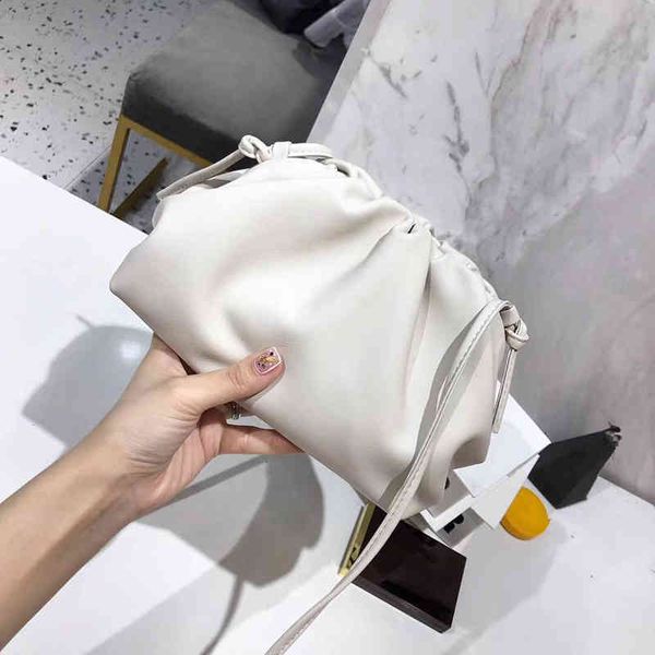bags classic evening bottegas wholesale song etas hye same cloud armpit women's single shoulder messenger dumpling hand bag woven cross
bags classic evening bottegas wholesale song etas hye same cloud armpit women's single shoulder messenger dumpling hand bag woven cross