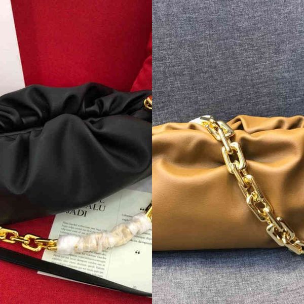 bags evening handbags venetasss designer bbottegasss chain thick big leather gold cloud bag
bags evening handbags venetasss designer bbottegasss chain thick big leather gold cloud bag
