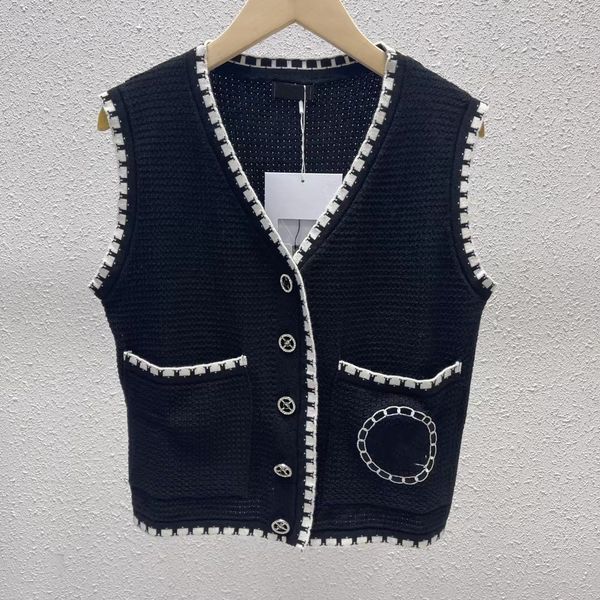 2022 new autumn winter milan runway sweaters v neck sleeveless high end jacquard cardigan women's designer 0822-15, White;black
2022 new autumn winter milan runway sweaters v neck sleeveless high end jacquard cardigan women's designer 0822-15, White;black