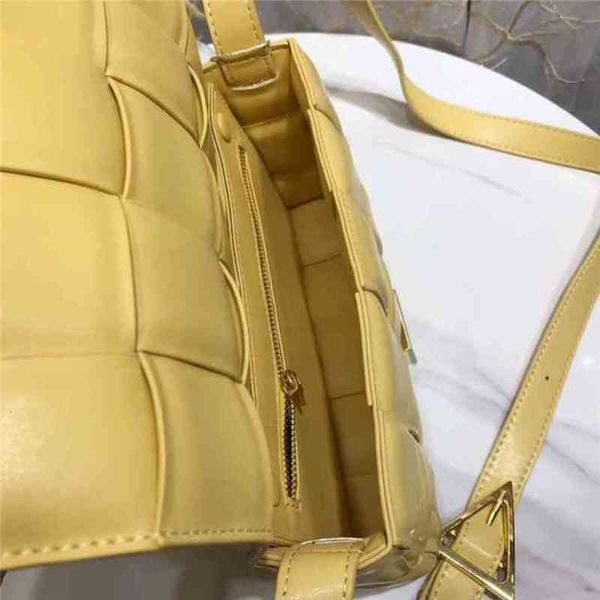 bags classic evening venetas wholesale designer bottegas leather woven plaid small square star same style fashion versatile texture women�
bags classic evening venetas wholesale designer bottegas leather woven plaid small square star same style fashion versatile texture women�