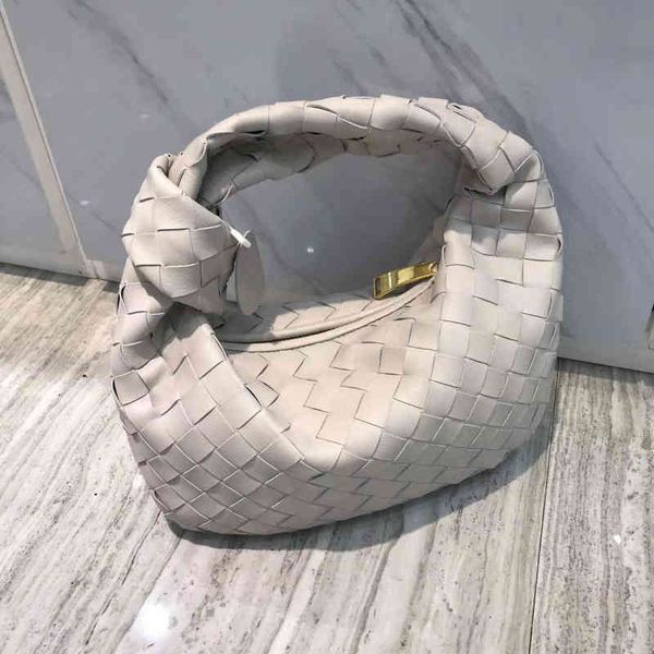 bags classic evening bottegas ins venetas designer handbags wholesale super fire summer leather woven horn mini fashion trend portable women
bags classic evening bottegas ins venetas designer handbags wholesale super fire summer leather woven horn mini fashion trend portable women