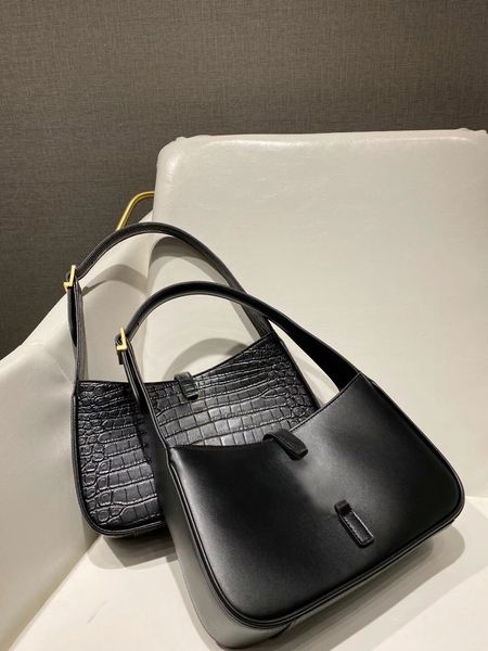 luxury handbags fashion shoulder bags women's chest ladies handbags chain handheld underarm wallets canvas crocodile messenger wholesal, Red;black
luxury handbags fashion shoulder bags women's chest ladies handbags chain handheld underarm wallets canvas crocodile messenger wholesal, Red;black