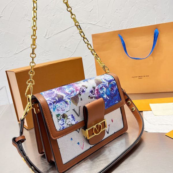 designer luxury women the tote bag fashion versatile handbags shoulder crossbody bags purse tories totes large capacity saddle wallets 7a xr
designer luxury women the tote bag fashion versatile handbags shoulder crossbody bags purse tories totes large capacity saddle wallets 7a xr