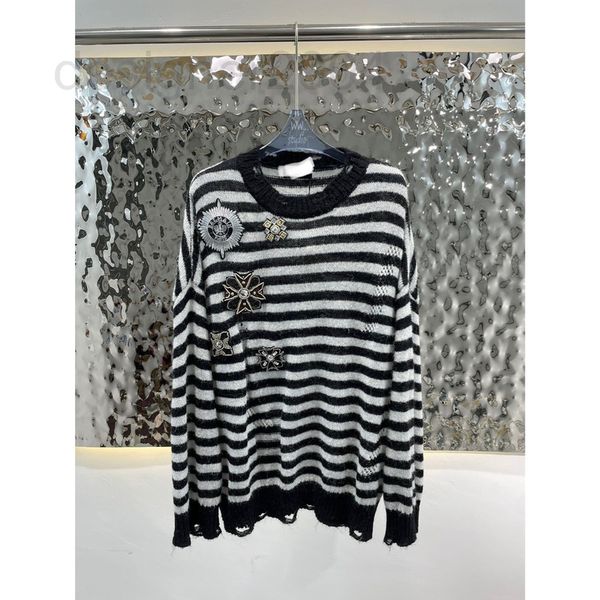 women's sweaters designer 22fw early autumn new brooch stripe knit pullover stri, White;black
women's sweaters designer 22fw early autumn new brooch stripe knit pullover stri, White;black