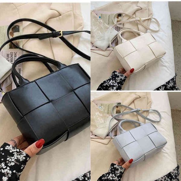 bags evening classic wholesale this bottegas handbags venetas designer year's women's summer versatile fashion messenger small por
bags evening classic wholesale this bottegas handbags venetas designer year's women's summer versatile fashion messenger small por