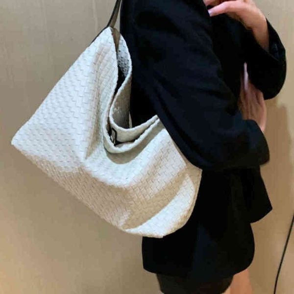 evening bags classic designer bottegasssss venetassss autumn and winter woven large capacity temperament soft one shoulder armpit hand heavy
evening bags classic designer bottegasssss venetassss autumn and winter woven large capacity temperament soft one shoulder armpit hand heavy