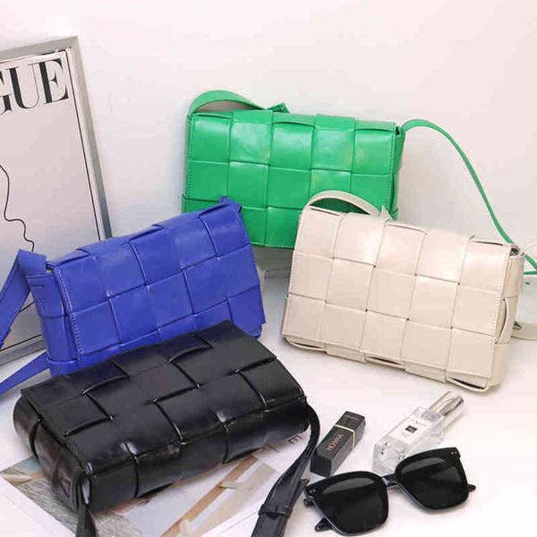 bags evening classic hands bottegasssss venetassss bag luxury versatile woven pillow buckle diagonal cross leather women's bag
bags evening classic hands bottegasssss venetassss bag luxury versatile woven pillow buckle diagonal cross leather women's bag