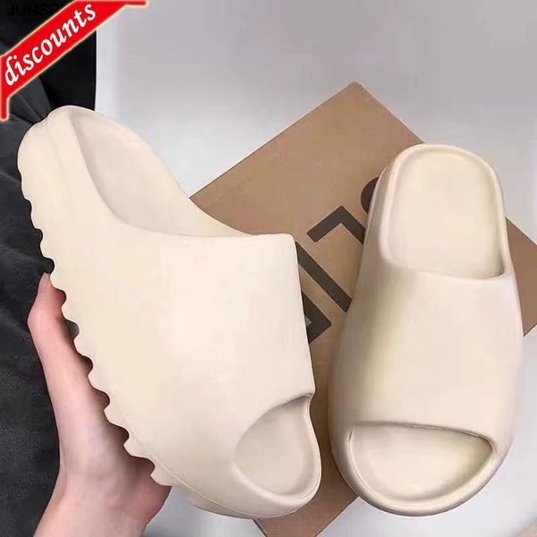 2023 slippers 2022 men indoor house casual solid color breathable beach flip flops designer eva quality runner slides candy shoes, Black
2023 slippers 2022 men indoor house casual solid color breathable beach flip flops designer eva quality runner slides candy shoes, Black
