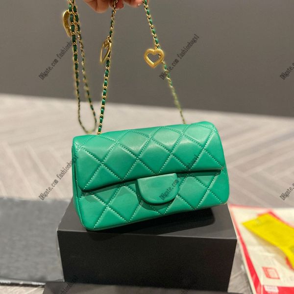 women classic flap shoulder bag genuine leather quilted heart chain designer messenger fanny pack
women classic flap shoulder bag genuine leather quilted heart chain designer messenger fanny pack