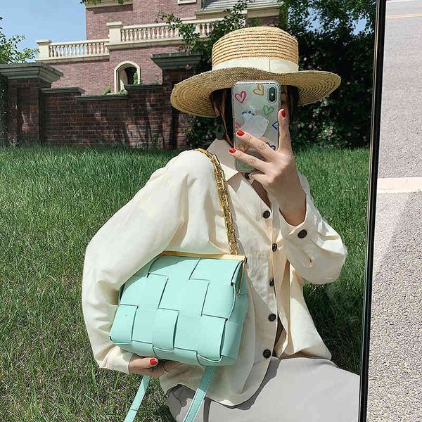 classic evening bags women's luxury hands bottegasssss venetassss korean version chain woven small square bag hand bill of lading shoul
classic evening bags women's luxury hands bottegasssss venetassss korean version chain woven small square bag hand bill of lading shoul