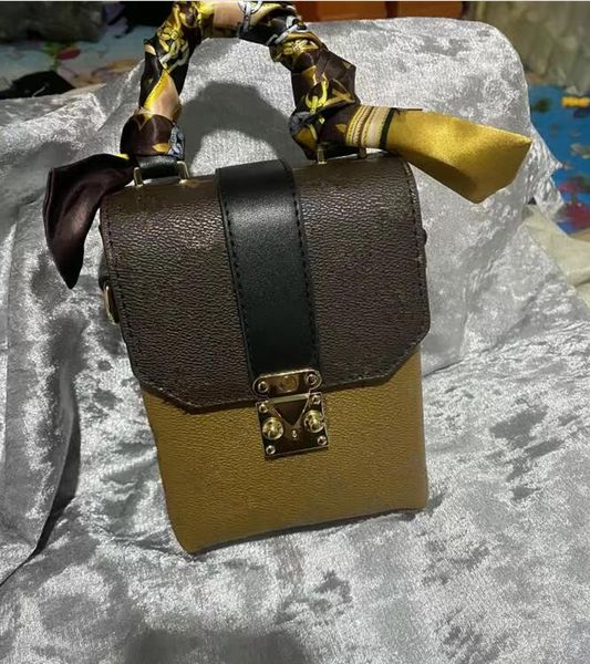 retro female bags shoulder handbag large-capacity presbyopia large printing shopping bag
retro female bags shoulder handbag large-capacity presbyopia large printing shopping bag