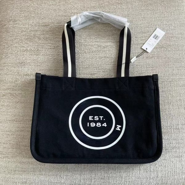 2022 new designer canvas tote bags business commuter bag solid color women's handbags
2022 new designer canvas tote bags business commuter bag solid color women's handbags