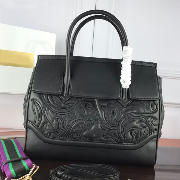 handbags women shoulder bag fashion flower embroidery tote bags metal head diamonds purse
handbags women shoulder bag fashion flower embroidery tote bags metal head diamonds purse