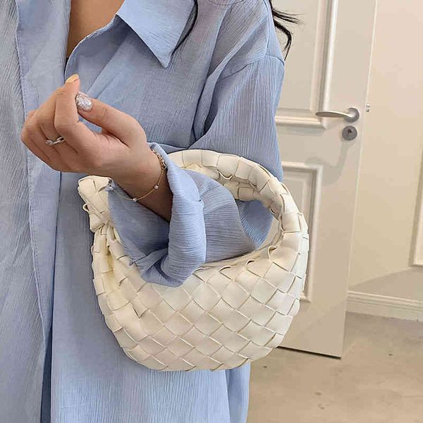 classic evening bags women luxury battegas venetassss french minority bag women fashion woven one shoulder handbag with unique design
classic evening bags women luxury battegas venetassss french minority bag women fashion woven one shoulder handbag with unique design