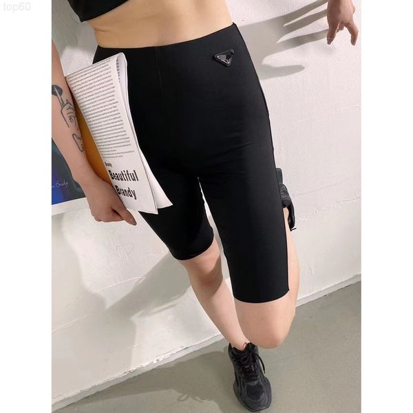 women's shorts designer chaopai 22 spring / summer new triangle label elastic plain sports cycling five point shorts pants y1r3, White;black
women's shorts designer chaopai 22 spring / summer new triangle label elastic plain sports cycling five point shorts pants y1r3, White;black
