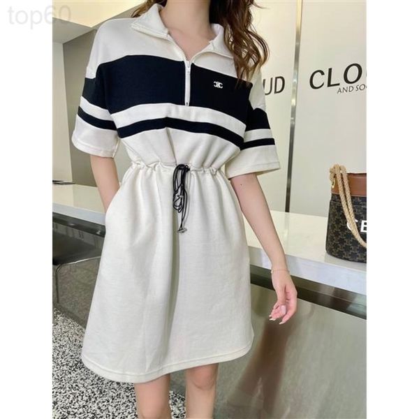 casual dresses designer trendy brand 22 spring / summer new college style polo lapel splicing design waist closed fashionable versatile dres, Black;gray
casual dresses designer trendy brand 22 spring / summer new college style polo lapel splicing design waist closed fashionable versatile dres, Black;gray