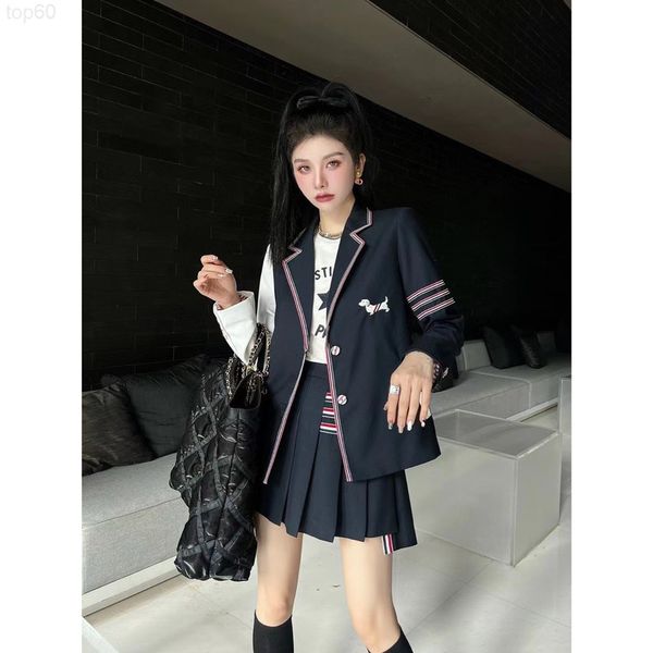 women's suits & blazers designer 22ss suit coat pattern embroidery decoration sleeve color contrast design ribbon edging fashion style, White;black
women's suits & blazers designer 22ss suit coat pattern embroidery decoration sleeve color contrast design ribbon edging fashion style, White;black
