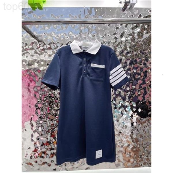 casual dresses designer chao brand 22 spring / summer new four bar back three-dimensional embroidery red white and blue dog aging polo colla, Black;gray
casual dresses designer chao brand 22 spring / summer new four bar back three-dimensional embroidery red white and blue dog aging polo colla, Black;gray