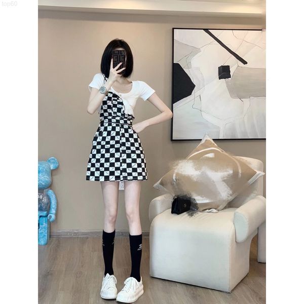 women's tracksuits designer chao brand 22 spring / summer new white t-shirt with black cowboy strap skirt small dress nwrg, Gray
women's tracksuits designer chao brand 22 spring / summer new white t-shirt with black cowboy strap skirt small dress nwrg, Gray
