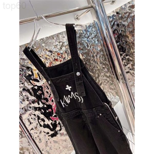women's shorts designer chaopai 22 spring / summer new niche cross print letter embroidery raw hem suspender denim shorts vu1g, White;black
women's shorts designer chaopai 22 spring / summer new niche cross print letter embroidery raw hem suspender denim shorts vu1g, White;black