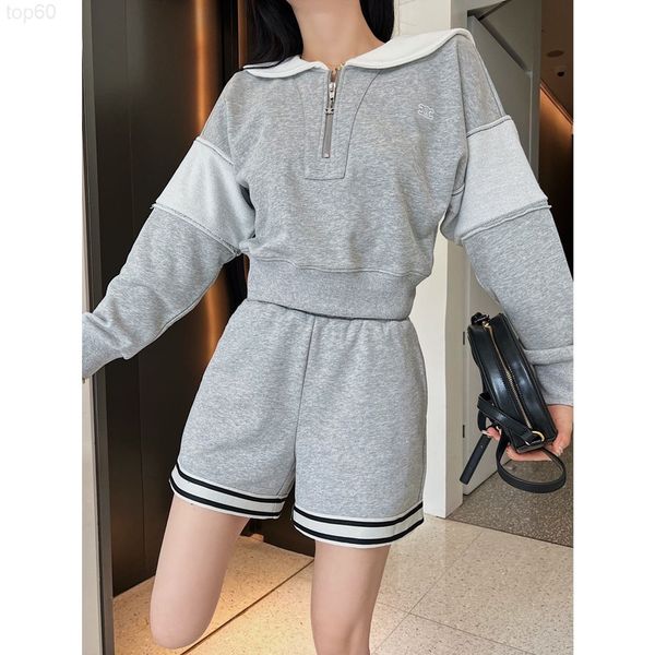 women's tracksuits designer ce22 early autumn new college style leisure suit with contrast color back collar and sleeve splicing design, Gray
women's tracksuits designer ce22 early autumn new college style leisure suit with contrast color back collar and sleeve splicing design, Gray