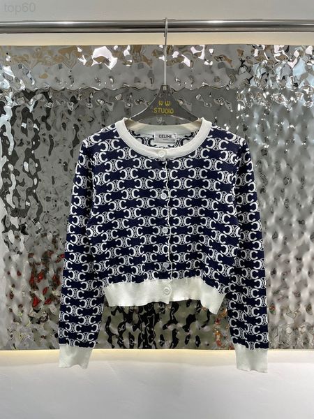 women's sweaters designer chao brand new knitted coat round neck long sleeve short style mature lady aging white letter c printed top, White;black
women's sweaters designer chao brand new knitted coat round neck long sleeve short style mature lady aging white letter c printed top, White;black