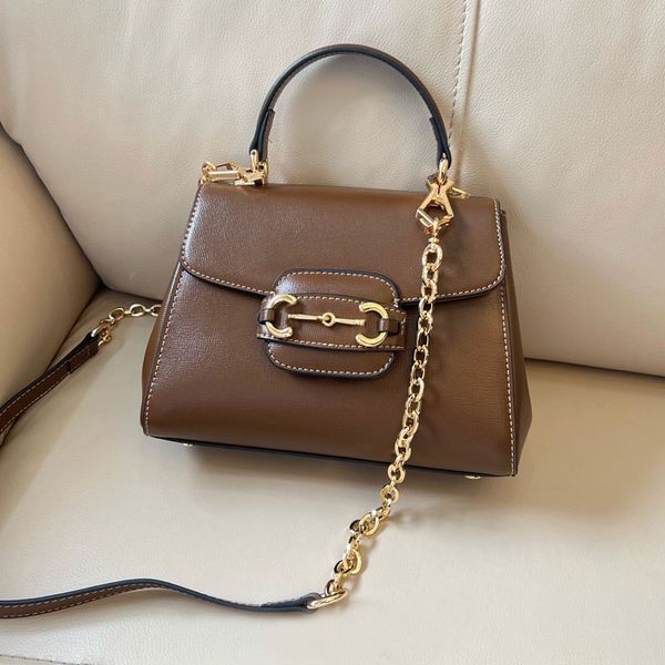 chains crossbody bag patchwork tote bag women handbag purse plain large capacity pocket genuine leather gold double ring strip hasp hardware
chains crossbody bag patchwork tote bag women handbag purse plain large capacity pocket genuine leather gold double ring strip hasp hardware