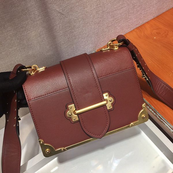 ladies' cool crossbody bag genuine leather shoulder bag simple and versatile lady's handbag, Black;red
ladies' cool crossbody bag genuine leather shoulder bag simple and versatile lady's handbag, Black;red
