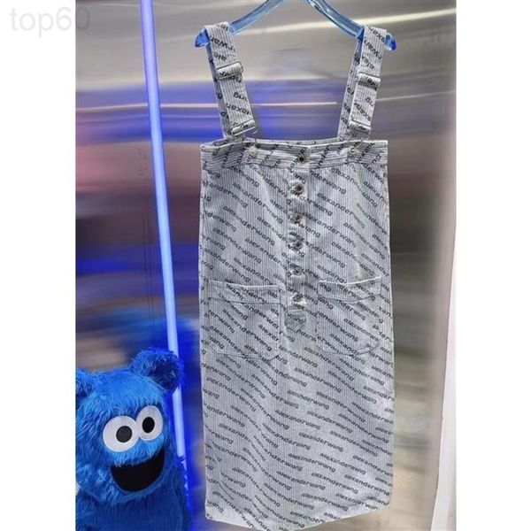 casual dresses designer chaopai 22 spring / summer new letter printing vertical stripe design suspender long skirt women's dress is fas, Black;gray
casual dresses designer chaopai 22 spring / summer new letter printing vertical stripe design suspender long skirt women's dress is fas, Black;gray