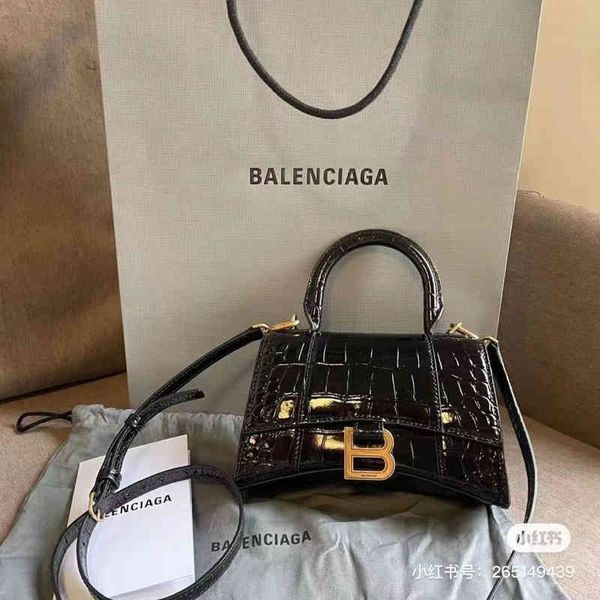 explosive handbags balencigas fashion bags women's hourglass french high sense handbag vintage crocodile single messenger
explosive handbags balencigas fashion bags women's hourglass french high sense handbag vintage crocodile single messenger