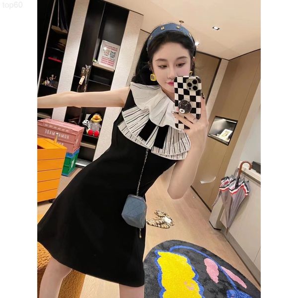 casual dresses designer trendy brand 22 spring / summer new small crowd design waist lace sleeveless dress women fashion thin fug4, Black;gray
casual dresses designer trendy brand 22 spring / summer new small crowd design waist lace sleeveless dress women fashion thin fug4, Black;gray