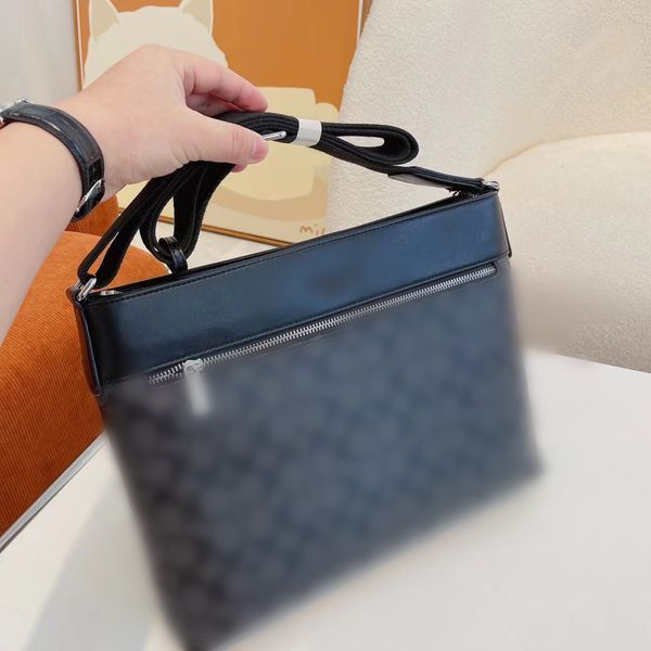 co home 2021 new men's shoulder bag diagonal bag student trend satchel street fashionable and elegant temperament
co home 2021 new men's shoulder bag diagonal bag student trend satchel street fashionable and elegant temperament