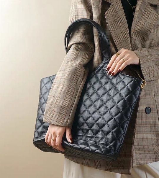 2022 new hand bag women's simple wallet fashion rhombus large capacity shopping bag
2022 new hand bag women's simple wallet fashion rhombus large capacity shopping bag