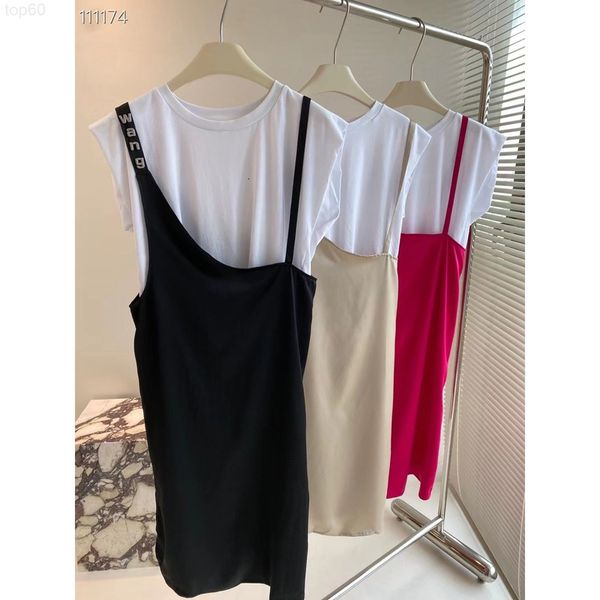 casual dresses designer chao brand 22 spring / summer new short sleeve t-shirt splicing dress slim female suspender gold diamond letters 643, Black;gray
casual dresses designer chao brand 22 spring / summer new short sleeve t-shirt splicing dress slim female suspender gold diamond letters 643, Black;gray