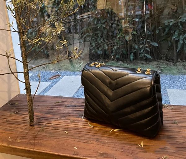 Womens crossbody Bag Luxury Designer Bags Leather Handbags V checkered chain Shoulder Bag crossbodys Fashion messenger Wallets Tote with box 22cm, Black
Womens crossbody Bag Luxury Designer Bags Leather Handbags V checkered chain Shoulder Bag crossbodys Fashion messenger Wallets Tote with box 22cm, Black