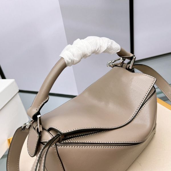 lowe puzzle handbag designer bag women single shoulder luxury fashion bags leather portable diagonal cross bags woman tote handbags ucf8
lowe puzzle handbag designer bag women single shoulder luxury fashion bags leather portable diagonal cross bags woman tote handbags ucf8