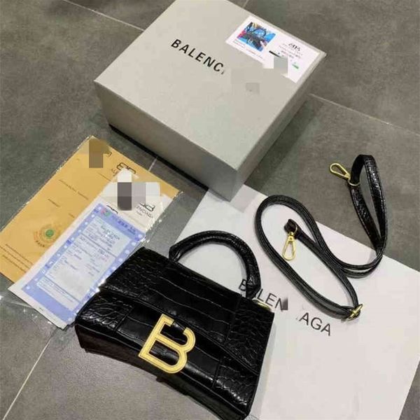explosive handbags balencigas fashion bags single messenger hourglass french high sense vintage crocodile
explosive handbags balencigas fashion bags single messenger hourglass french high sense vintage crocodile